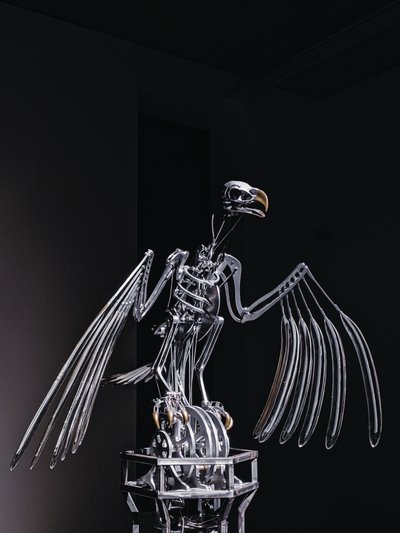 The Nerve Rack, 2019 (Acetaal, Acryl, Aluminium, Messing, Elektrische schakelingen, Verf, PVC, Hars, Servomotoren, Staal) door Mat Collishaw
