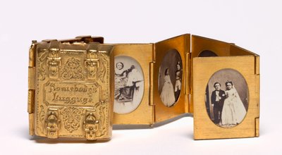 Iemands bagage Miniatuur Huwelijksalbum van Tom Thumb en Lavinia Warren, ca. 1863 door Mathew B. Brady