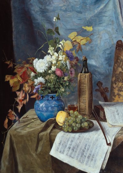 Arrangement met wijnfles, bloemen en fruit door Mathilde Dietrichson