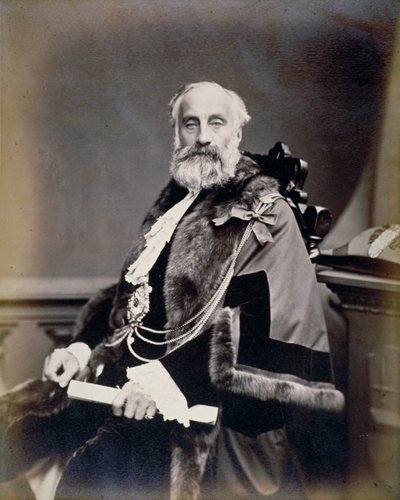 Mr. Burt, sheriff van Londen, gekleed in een scharlaken gewaad, sheriffinsigne en ketting, ca. 1865 door Maull and Co