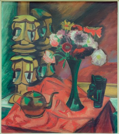 Stilleven met maskers en bloemen door Max Pechstein