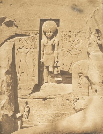 Decoratie van de ingang van de grote Spéos van Abousembil De God Phré ontvangt de offers door Maxime Du Camp