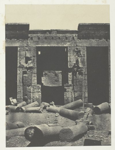 Médinet-Habou, Oostelijk deel van de Peristyle van het Paleis van Ramsès-Méiamoun; Thebe door Maxime Du Camp