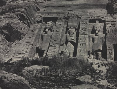 Zuidelijk deel van de uit rotsen gehouwen tempel van Hathor, Abu Simbel door Maxime Du Camp