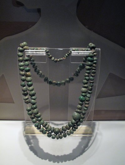 Jade halsband, Late Klassieke periode, 600-900 AD door Mayan