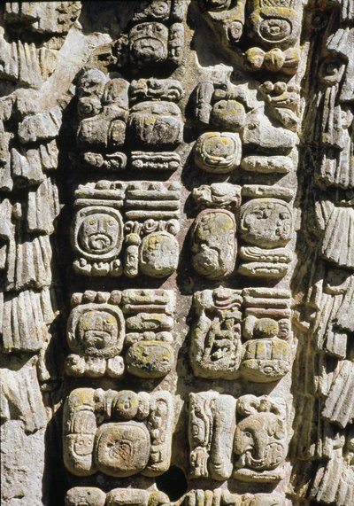 Stele A, Plaza de Ceremonias, 731 na Christus door Mayan