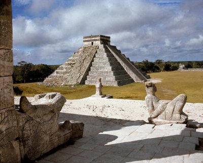 Het kasteel van de tempel van de krijgers, 750-1200 door Mayan