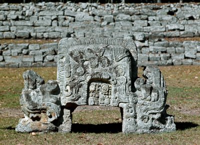 Uitzicht op het altaar, 7e-8e eeuw na Christus door Mayan