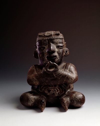 Precolumbiaanse kunst, Maya-beschaving, beginperiode: antropomorfe kleivaas die een zittende man met samengevoegde handen in de vorm van een cirkel afbeeldt. Uit Uaxactun, Guatemala door Mayan Mayan