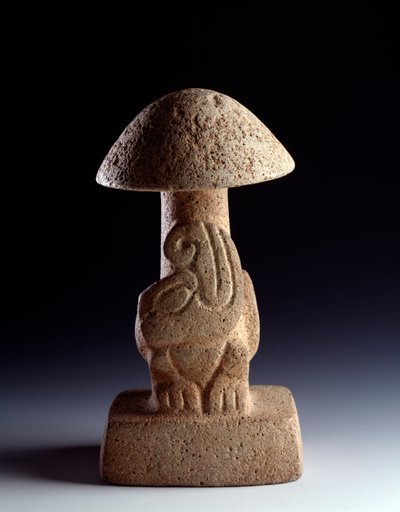 Precolumbiaanse kunst, Maya beschaving, preklassieke periode: basalt sculptuur in de vorm van een paddenstoel met de voorstelling van een gestileerde slang. Uit Kaminaljuyu, Guatemala. door Mayan Mayan