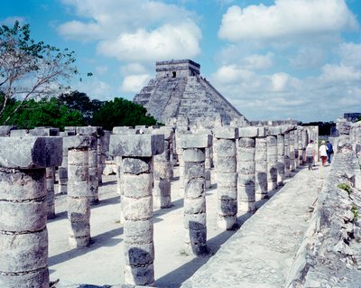 Precolumbiaanse beschaving: zicht op de site van Chichen Itza in de provincie Yucatan. Maya beschaving, klassieke periode en Maya renaissance, 750-1200 AD. Mexico door Mayan Mayan