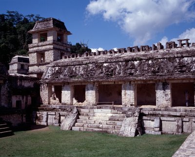 Precolumbiaanse beschaving: uitzicht op de site van Palenque in Chiapas Klassieke Mayaperiode door Mayan Mayan