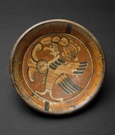 Driepoot Bord met Bovennatuurlijke Vogel, 550-800 n.Chr. door Mayan Mayan