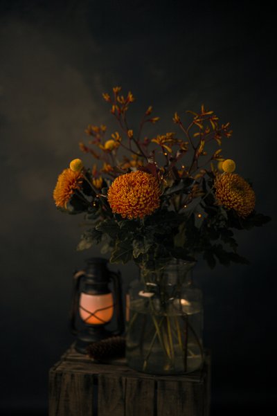 Gloed van herfstbloemen door Mayra Pama