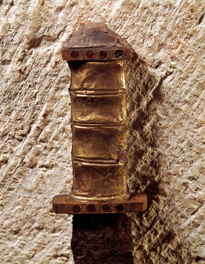 Merovingische kunst: handvat van Spee, 6e eeuw. Gallië, Nationaal Archeologisch Museum van Saint Germain en Laye door Merovingian Merovingian