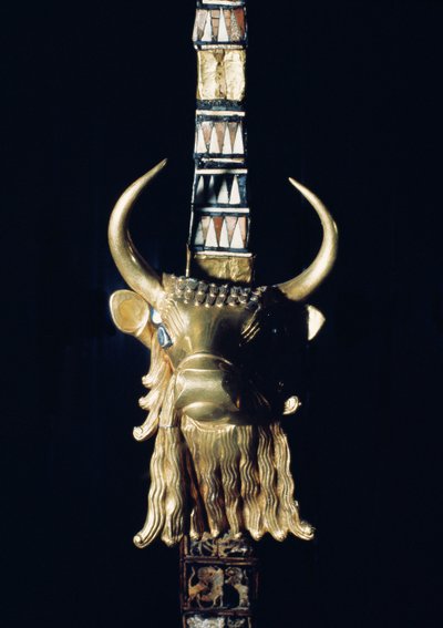 Hoofd van een stier, decoratie van een harp, 2800-2300 v.Chr. door Mesopotamian