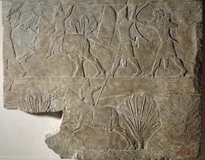 Mesopotamië: Ruiters van het Assyrische leger. Laag reliëf in albast uit het paleis van koning Assurbanipal (668-627 v.Chr.). Uit Nineveh. Parijs, Louvre Museum door Mesopotamian