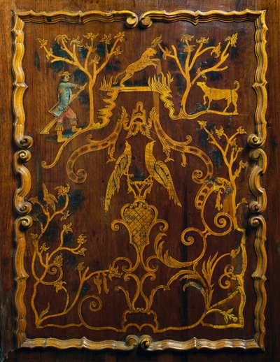 Rococo stijl houten linnenkast met polychrome inleg en voet, Koloniale periode door Mexican School