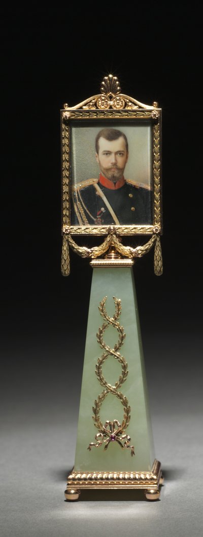 Ingelijste miniatuur: Portret van Tsaar Nicolaas II, firma Peter Carl Fabergé, miniatuur geschilderd door Johannes Zehngraf door Michael Evlampievich Perkhin