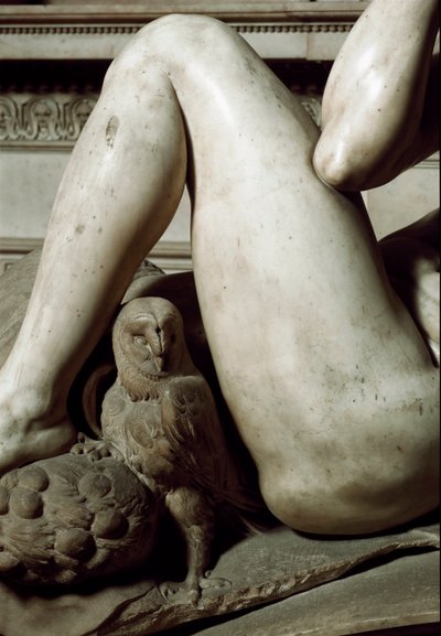 Allegorie van Dag en Nacht: detail van de nacht. Mausoleum van Giuliano de Medici. Marmeren sculptuur door Michelangelo Buonarroti