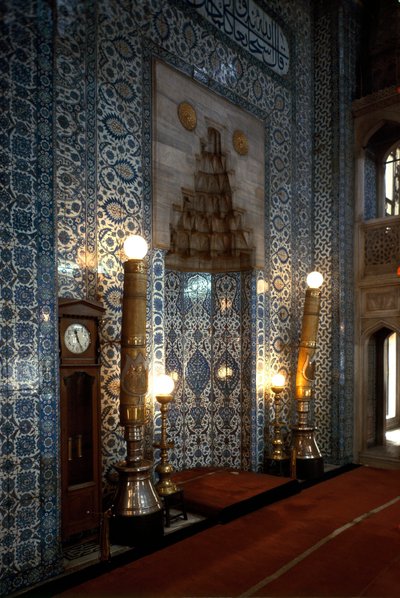 Interieur van de Rustem Pacha Moskee (1560-1564) door Mimar Sinan