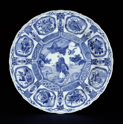 Blauw-witte kraak schaal beschilderd met Li Tiegvai die de zee oversteekt op een dubbele kalebas, Wanli periode, 1594-1610 (porselein) door Ming Dynasty Chinese School