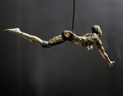Acrobaat (ook wel De stierenvechter genoemd), ivoren beeldje door Minoan