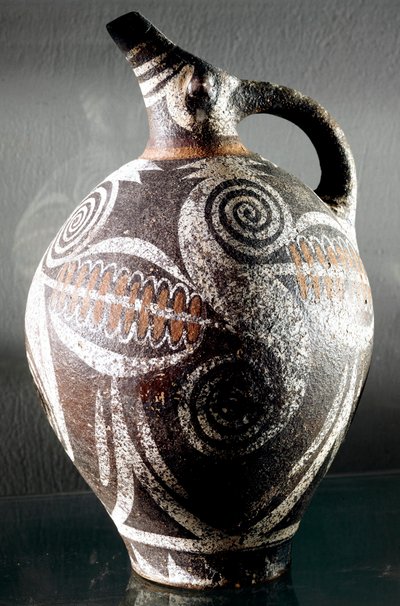 Minoïsche kunst: keramische kruik versierd met polychrome tekeningen door Minoan