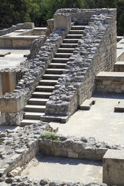 Oostelijk deel van het paleis van koning Minos in Knossos tussen het megaron van de koningin en de centrale binnenplaats. Kreta. 1600-1450 v.Chr. door Minoan