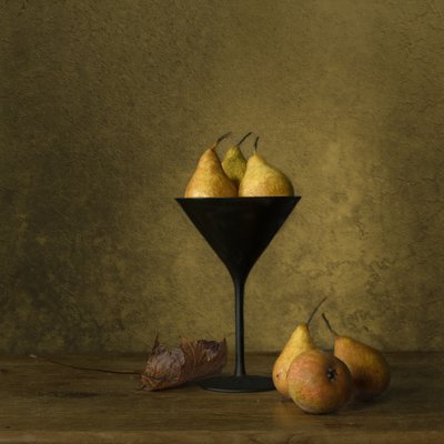 Stemmige gouden peren door Monique van Velzen