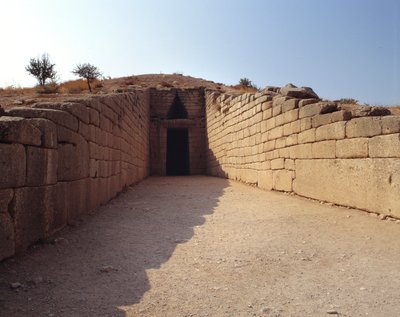 Oud Griekenland: zicht op de ingang van het graf van Agamemnon genaamd 