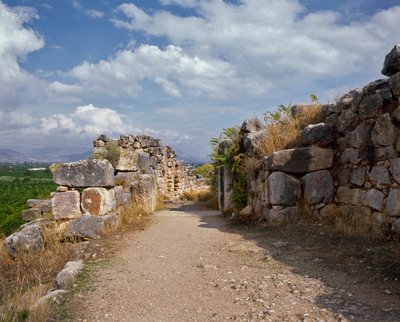 Myceense kunst: toegang tot de bovenste vesting van de Myceense citadel, stad Tiryns, rond 1200 v.Chr. door Mycenaean