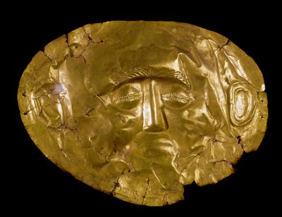 Myceense kunst: gouden masker. Van de site van Mycene. 16e eeuw v.Chr. Athene, nationaal archeologisch museum door Mycenaean