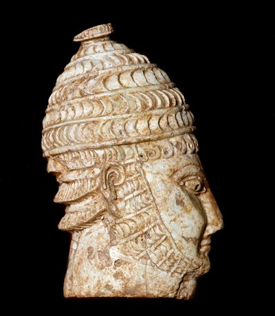 Myceense kunst: kleine krijgerskop in gesneden ivoor uit graf III, Mycene. 14-13e eeuw v.Chr. Dim. 5 cm Athene, Nationaal Archeologisch Museum door Mycenaean
