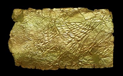 Bladgouden hoes voor glazen vaasvormige plaquette door Mycenaean