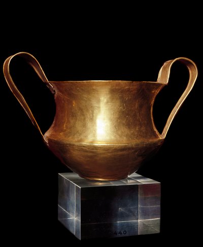 Myceense kunst: gouden kantharos uit een van de koninklijke graven van de necropolis van Mycene door Mycenaean Mycenaean