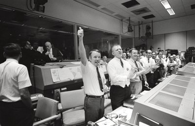 Apollo 13 - NASA door NASA Images