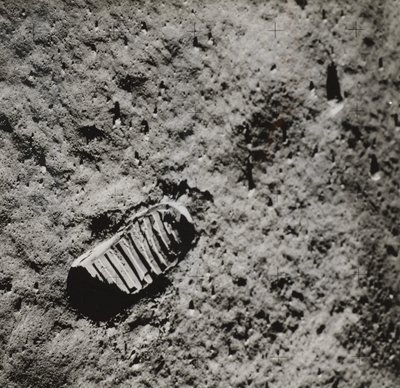 Buzz Aldrins voetafdruk op het oppervlak van de maan, 1969 door NASA Images