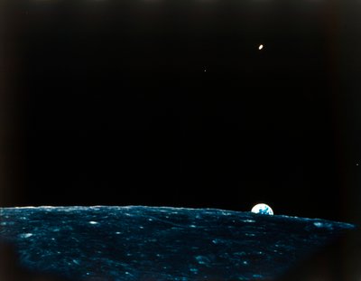 De aarde vanaf de maan door NASA Images