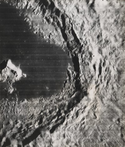 Achterkant van de maan bij Apolune, 1967 door NASA Images