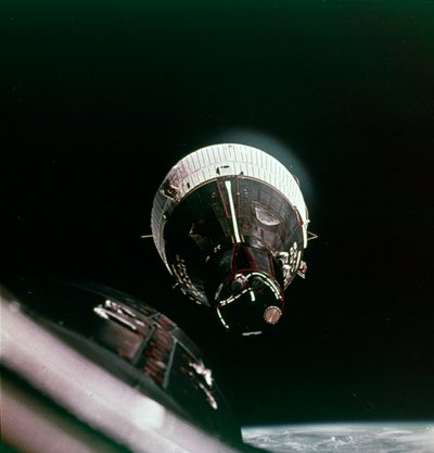 Eerste ontmoeting in de ruimte, 15 december 1965 door NASA Images