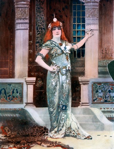 Sarah Bernhardt als Isolde, ca. 1902 door Nadar