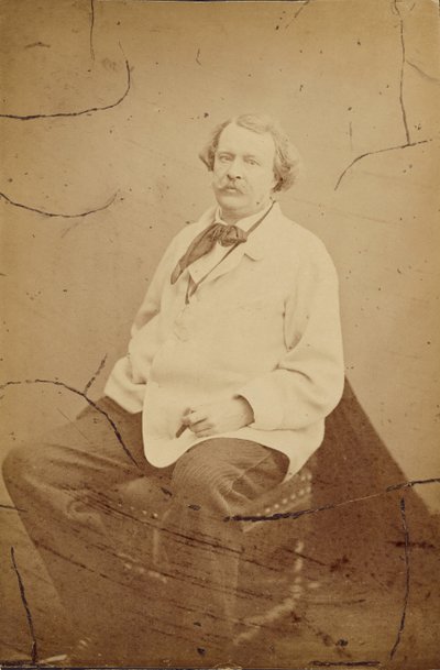 [Zelfportret in witte kiel Félix Nadar]. door Nadar [Gaspard Félix Tournachon]