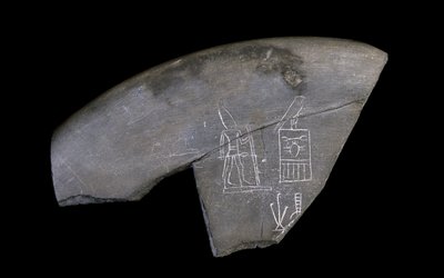 Fragment van ingeschreven stenen kom, ca. 3285 v.Chr. door Naqada I Period Egyptian