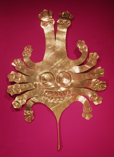 Hoofd van Medusa, uit Peru (goud) door Nazca Culture
