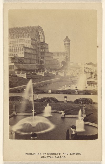 [Buitenaanzicht van Crystal Palace en terrein]. door Negretti and Zambra