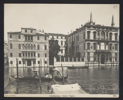 Exterieur van een palazzo te Venetië door Neue Photographische Gesellschaft