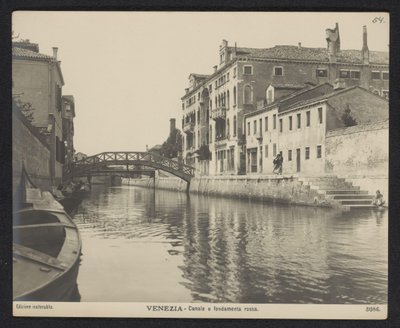 Gezicht op het Fondamenta Rossa te Venetië door Neue Photographische Gesellschaft