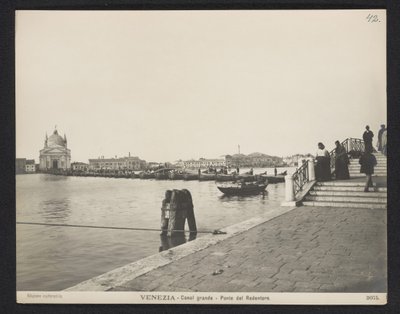 Pontonbrug over het Canal Grande te Venetië tijdens het Festa del Redentore door Neue Photographische Gesellschaft