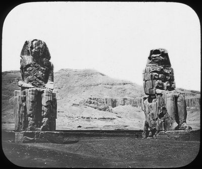 Kolossen van Memnon, Luxor Thebe, Egypte, c1890 door Newton and Co